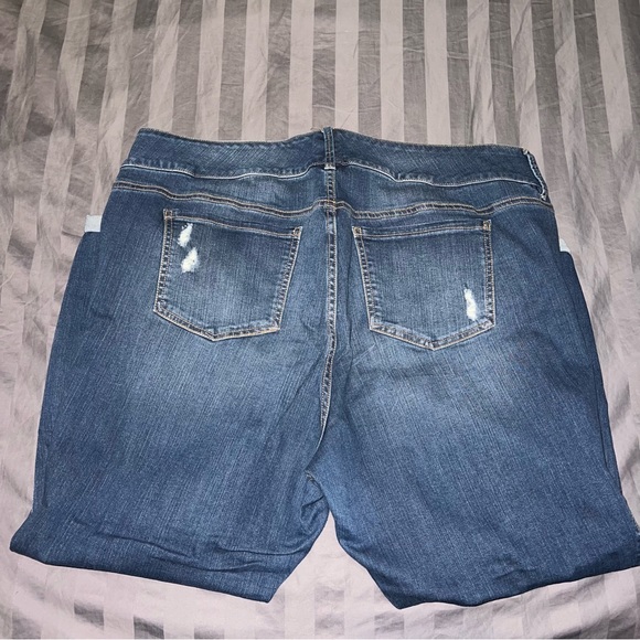 Torrid High Rise Crop Bombshell - Picture 3 of 4